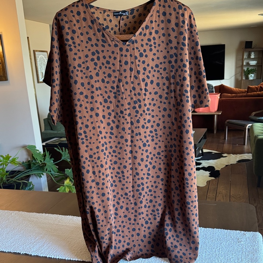 Emory Rose Leopard Print Dress - Picture 4 of 6